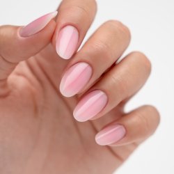 BSTRONG-BLUSH-square-01.jpg,BSTRONG Blush jelly gel negle i lys rosa nuance med glossy clean girl finish